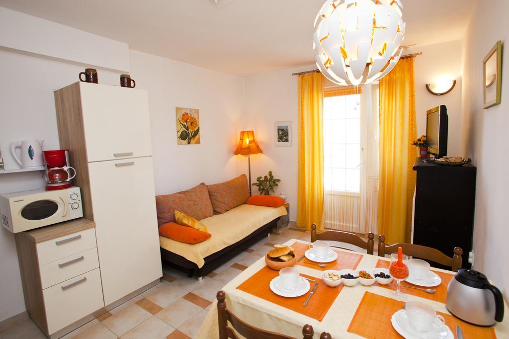 ורבניק Apartments Marija מראה חיצוני תמונה